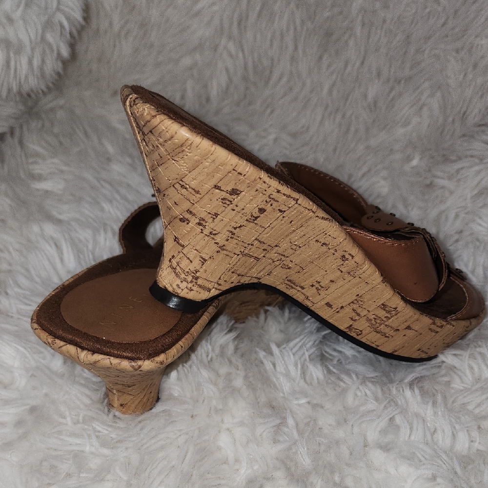 Nine & Company Brown Platform Cork Shoes. Neq
